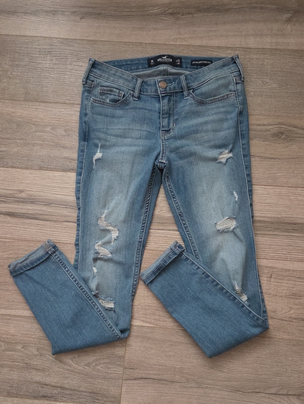 Hollister Low-rise Super Skinny Crop Ripped Cuffed Hem Jeans